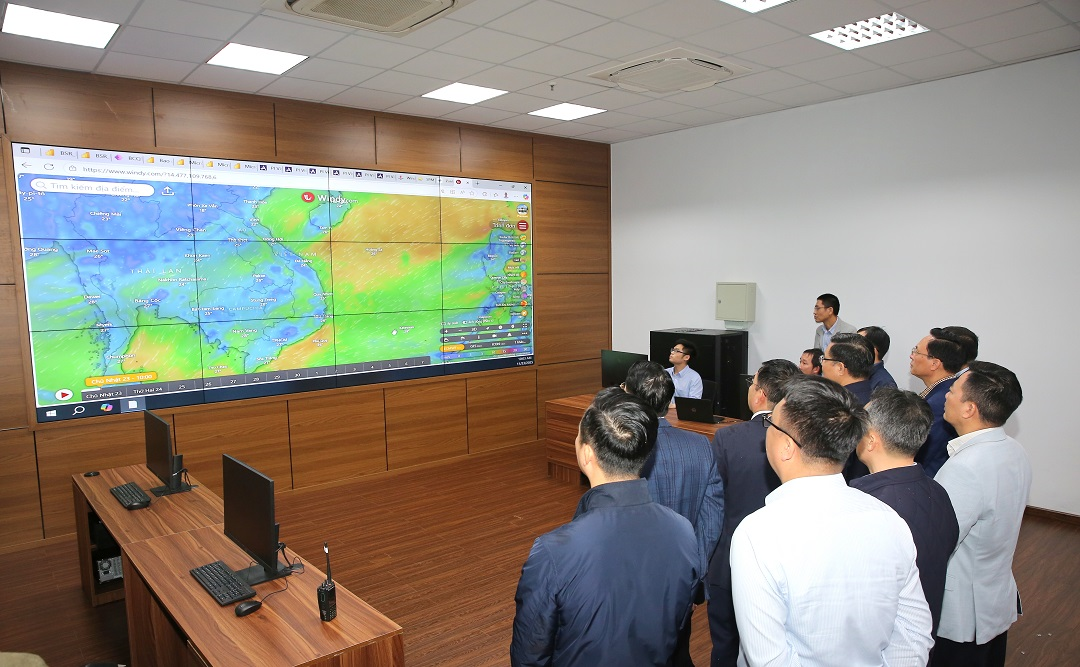 Thiết thực đẩy mạnh sản xuất kinh doanh hoàn thành vượt mức toàn bộ các chỉ tiêu kế hoạch quản trị 2025, bù đắp những thiệt hại mà đất nước đang phải đối mặt do mưa lũ